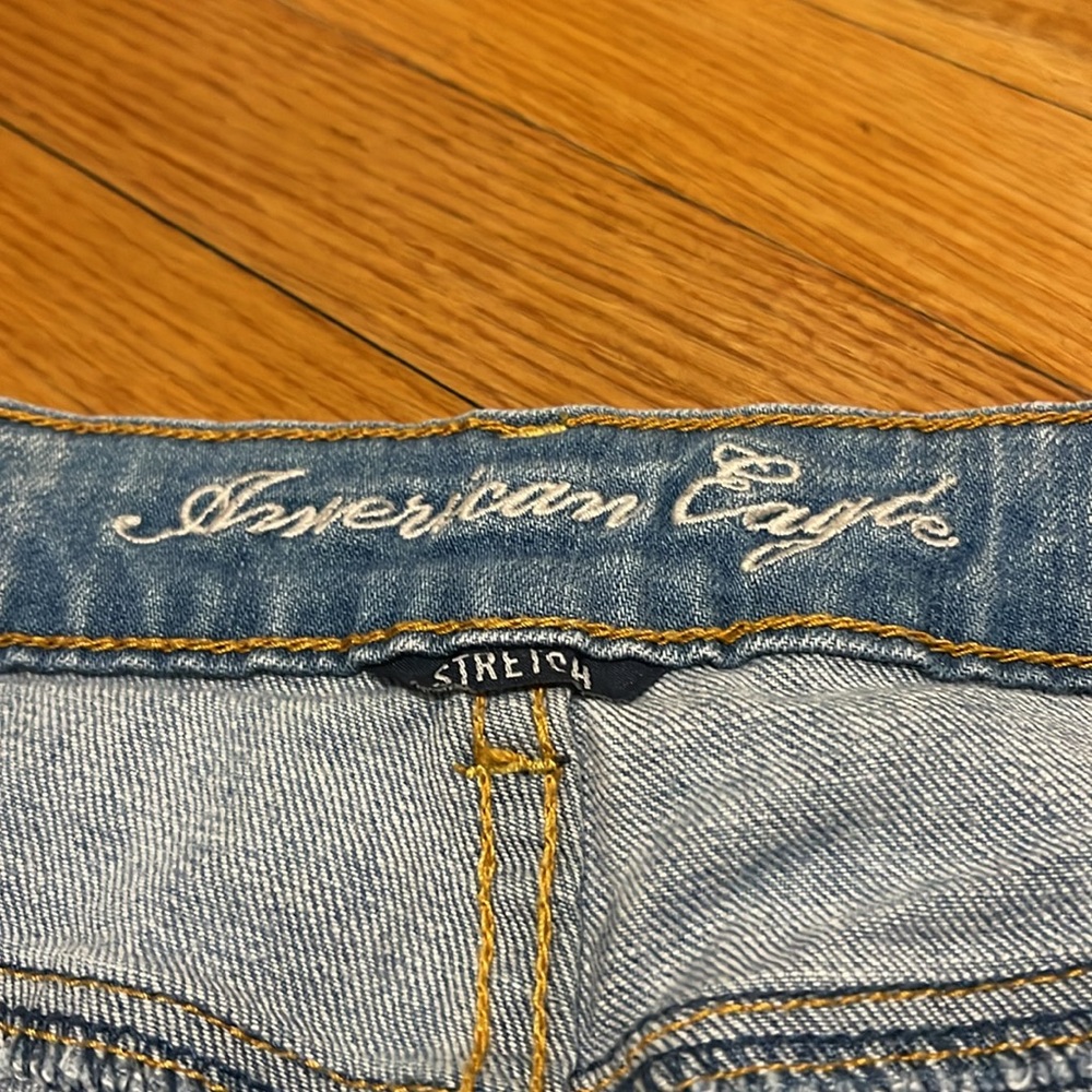American Eagle denim shorts Women’s size 12 - Picture 4 of 6